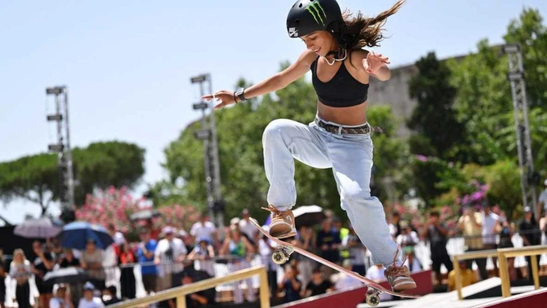 15 Best Female Skateboarders of All Time Who Rule Skatepark
